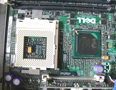 IBM顯示器拆機配件優(yōu)惠出售，主機及內存僅260元